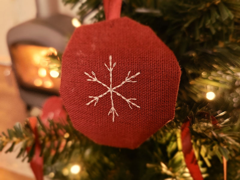 An image of the finished embroidered snowflake.
